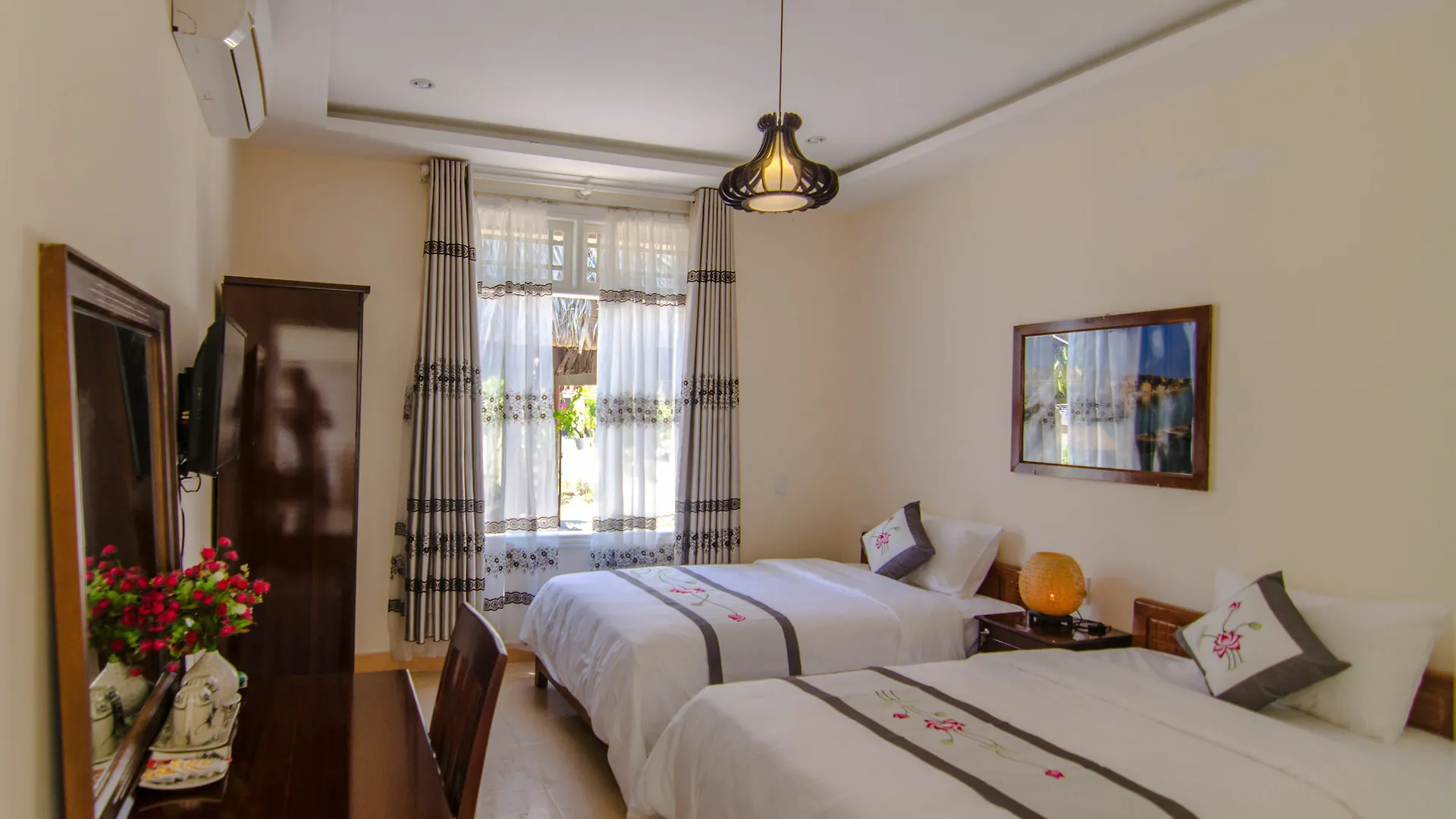 The Moon River Homestay & Villa Hội An