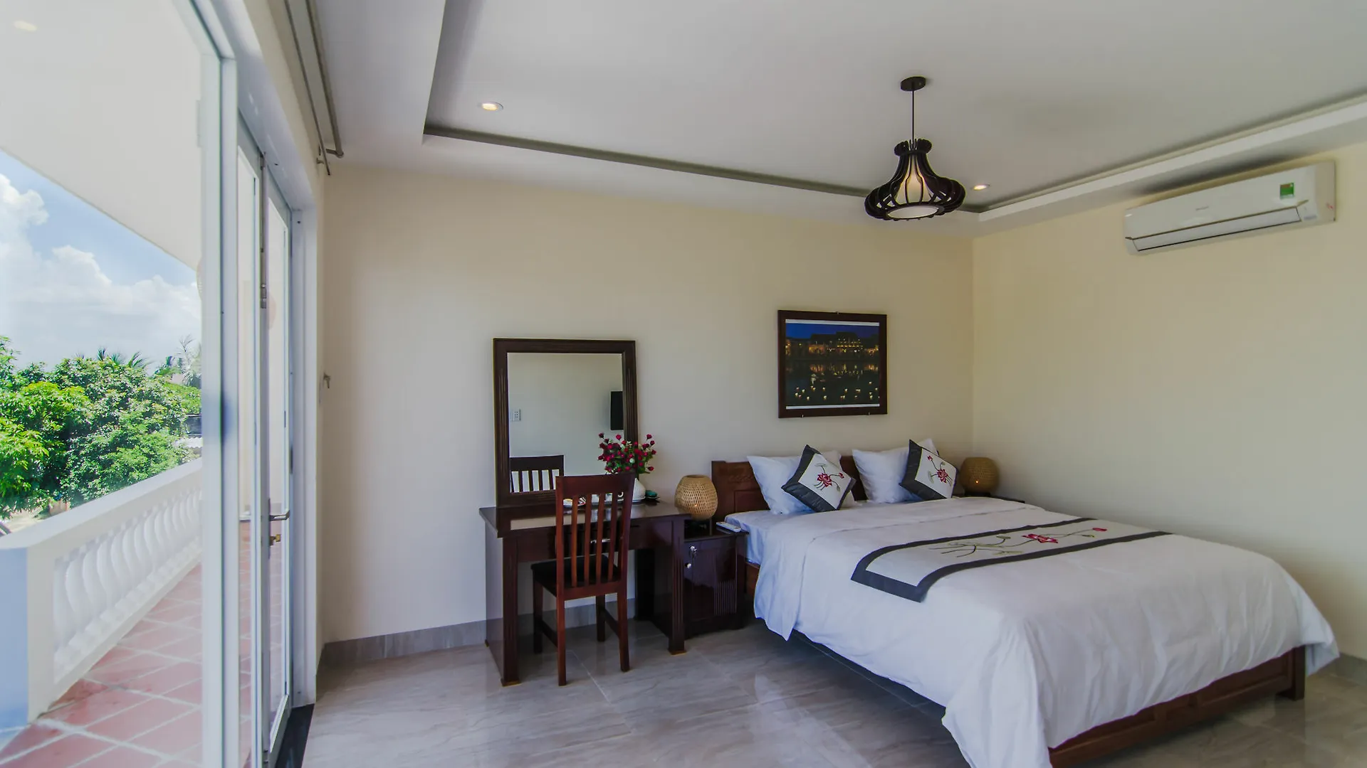 The Moon River Homestay & Villa 호이안